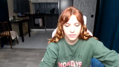 Snapshot of reginasmilee chatting on 17, 10, 2025 Regina online show from 17, 10, 2025