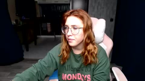 Snapshot of reginasmilee chatting on 17, 10, 2025 Regina online show from 17, 10, 2025