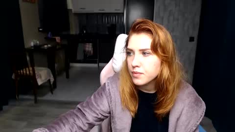 Snapshot of reginasmilee chatting on 21, 10, 2025 Regina online show from 21, 10, 2025