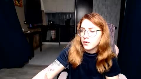 Snapshot of reginasmilee chatting on 22, 10, 2025 Regina online show from 22, 10, 2025