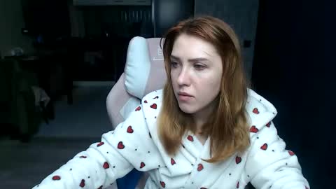 Snapshot of reginasmilee chatting on 27, 10, 2025 Regina online show from 27, 10, 2025