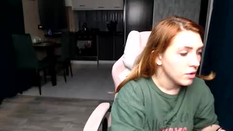 Snapshot of reginasmilee chatting on 2, 11, 2025 Regina online show from 2, 11, 2025