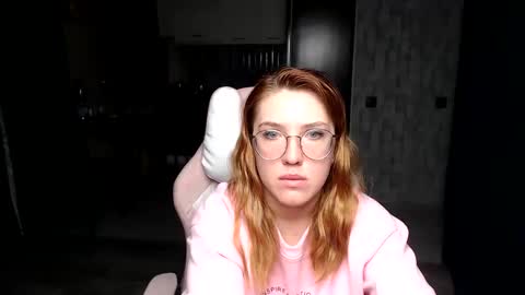 Snapshot of reginasmilee chatting on 9, 11, 2025 Regina online show from 9, 11, 2025