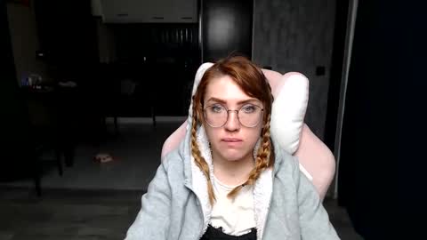 Snapshot of reginasmilee chatting on 20, 11, 2025 Regina online show from 20, 11, 2025