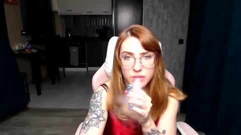 Snapshot of reginasmilee chatting on 23, 11, 2025 Regina online show from 23, 11, 2025