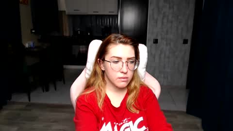 Snapshot of reginasmilee chatting on 30, 11, 2025 Regina online show from 30, 11, 2025