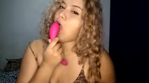 Snapshot of rei_chan26 chatting on 12, 2, 2025 Tania Nixx online show from 12, 2, 2025