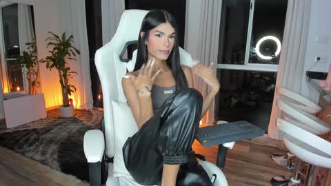 Snapshot of reichel_gray chatting on 29, 1, 2025 REICHEL online show from 29, 1, 2025