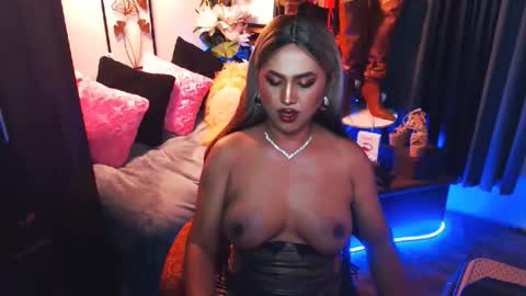 Red Ivy online show from 6, 4, 2026