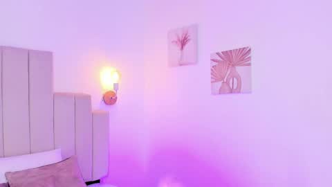 Reika  online show from 17, 9, 2025