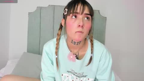 Reika  online show from 4, 10, 2025