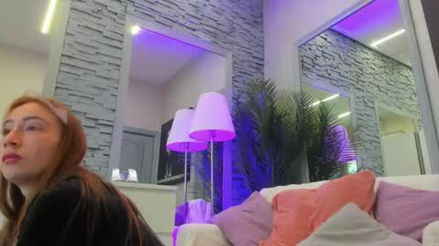 Snapshot of reina_cummings chatting on 24, 5, 2026 reina cummings online show from 24, 5, 2026