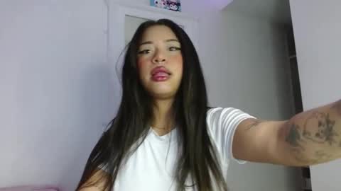 reina_reina online show from 11, 9, 2025