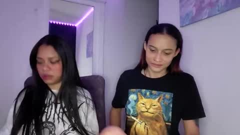 reina_reina online show from 4, 4, 2026