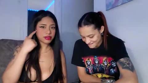 Snapshot of reina_reina chatting on 30, 4, 2026 reina_reina online show from 30, 4, 2026