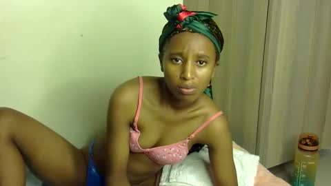 Snapshot of rellings_maya chatting on 13, 1, 2025 rellings-maya online show from 13, 1, 2025