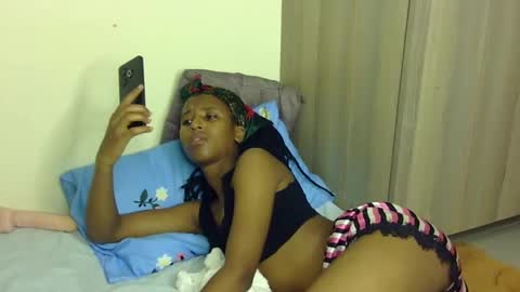 Snapshot of rellings_maya chatting on 17, 1, 2025 rellings-maya online show from 17, 1, 2025