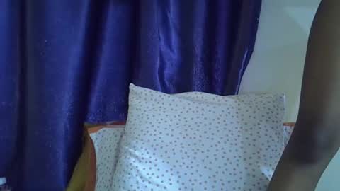 Snapshot of rellings_maya chatting on 4, 10, 2025 rellings-maya online show from 4, 10, 2025