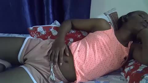 Snapshot of rellings_maya chatting on 5, 10, 2025 rellings-maya online show from 5, 10, 2025