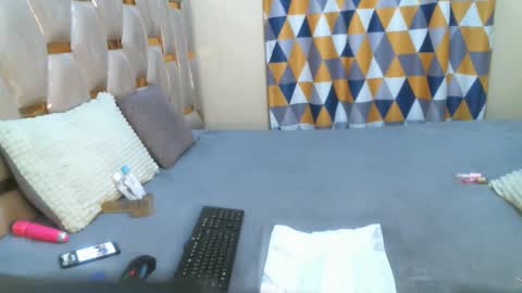 remmyqueen online show from 25, 4, 2026