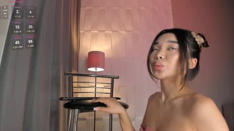 Snapshot of ren_esma chatting on 10, 11, 2025 Ren online show from 10, 11, 2025