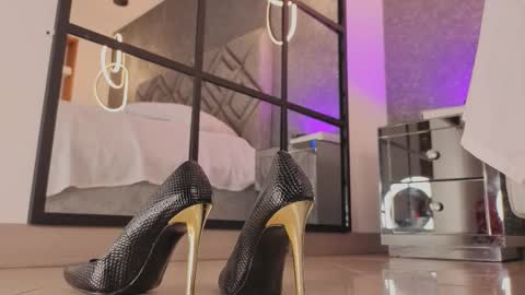 Snapshot of renata_cruz_ chatting on 10, 10, 2025 Renata 3 online show from 10, 10, 2025