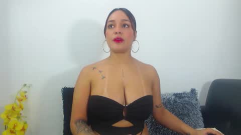 renatabrownn28 online show from 16, 3, 2026