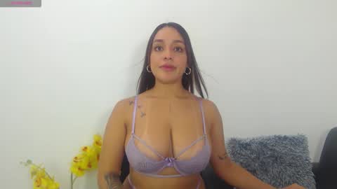renatabrownn28 online show from 4, 6, 2026