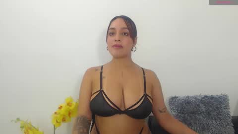 Snapshot of renatabrownn28 chatting on 5, 6, 2026 renatabrownn28 online show from 5, 6, 2026