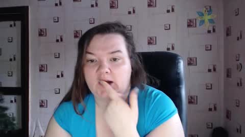 renataoia online show from 5, 2, 2025