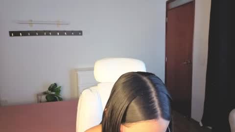 renaxi_smith online show from 9, 5, 2026