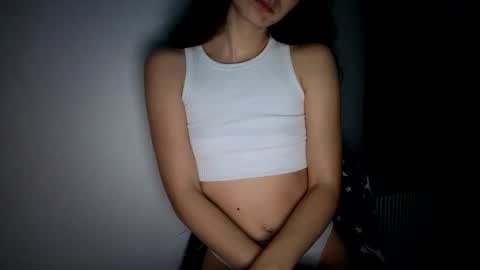 renee_loah online show from 5, 11, 2025