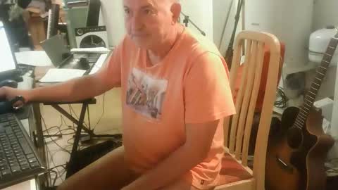 Snapshot of renefr chatting on 12, 10, 2025 renefr online show from 12, 10, 2025