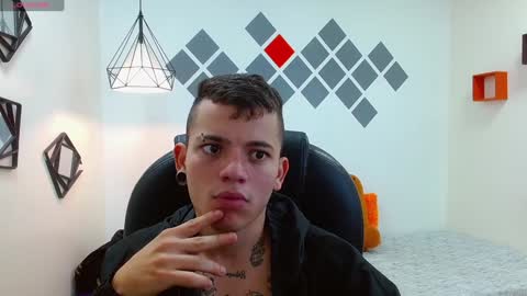 Snapshot of rennesanti chatting on 29, 12, 2024 R E N E online show from 29, 12, 2024