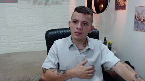 Snapshot of rennesanti chatting on 5, 1, 2025 R E N E online show from 5, 1, 2025