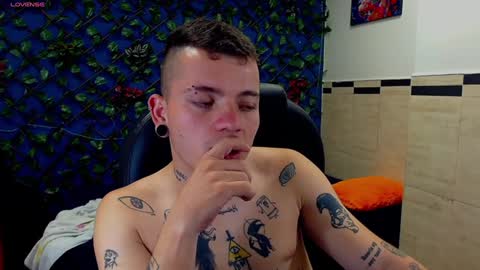 Snapshot of rennesanti chatting on 14, 1, 2025 R E N E online show from 14, 1, 2025