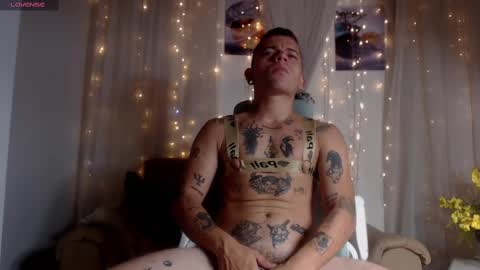 Snapshot of rennesanti chatting on 15, 2, 2025 R E N E online show from 15, 2, 2025