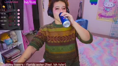 Snapshot of renpuppy chatting on 24, 12, 2024 REN online show from 24, 12, 2024