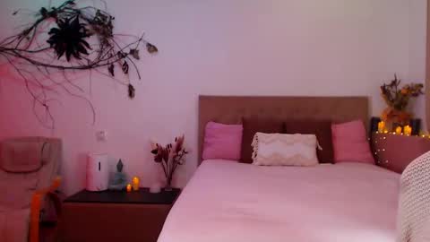 Snapshot of revealyourdarkdesires chatting on 4, 12, 2024 revealyourdarkdesires online show from 4, 12, 2024