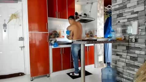 Snapshot of rey_masterhot chatting on 4, 10, 2025 reymasterhot online show from 4, 10, 2025