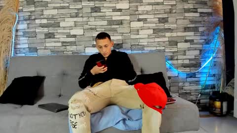 Snapshot of rey_masterhot chatting on 22, 10, 2025 reymasterhot online show from 22, 10, 2025