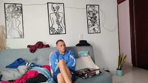 reymasterhot online show from 2, 4, 2026