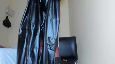 Snapshot of rgmo17 chatting on 19, 10, 2025 ROBERTA online show from 19, 10, 2025