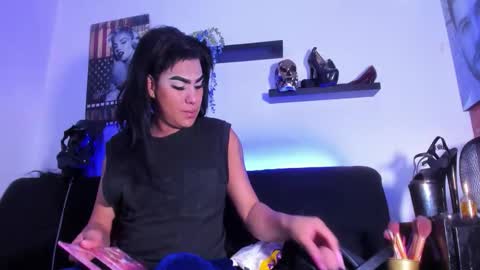 Snapshot of rgmo17 chatting on 23, 11, 2025 ROBERTA online show from 23, 11, 2025