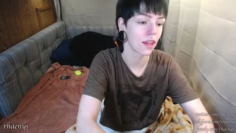 rhaenys ray-knees online show from 12, 1, 2025