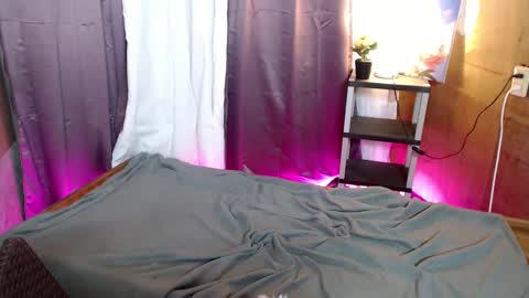 HI GUYS IM RHIAN PLEASE GIVE ME THUMBS UP online show from 15, 1, 2025