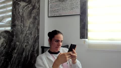 rhiannacoral online show from 25, 2, 2025