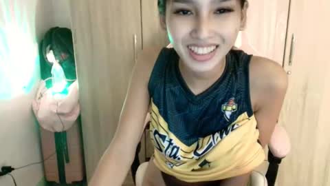 Snapshot of riana_gorgeous69 chatting on 2, 10, 2025 riana online show from 2, 10, 2025