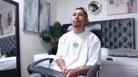 richar_voller online show from 2, 1, 2025