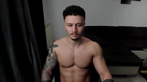 Snapshot of richarddarell chatting on 22, 9, 2025 RichardDarell online show from 22, 9, 2025